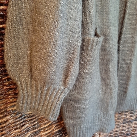 NWT Listicle Soft & Cozy Knit Wool Cardigan Grey Green Longline Oversized Boho - Picture 2 of 6